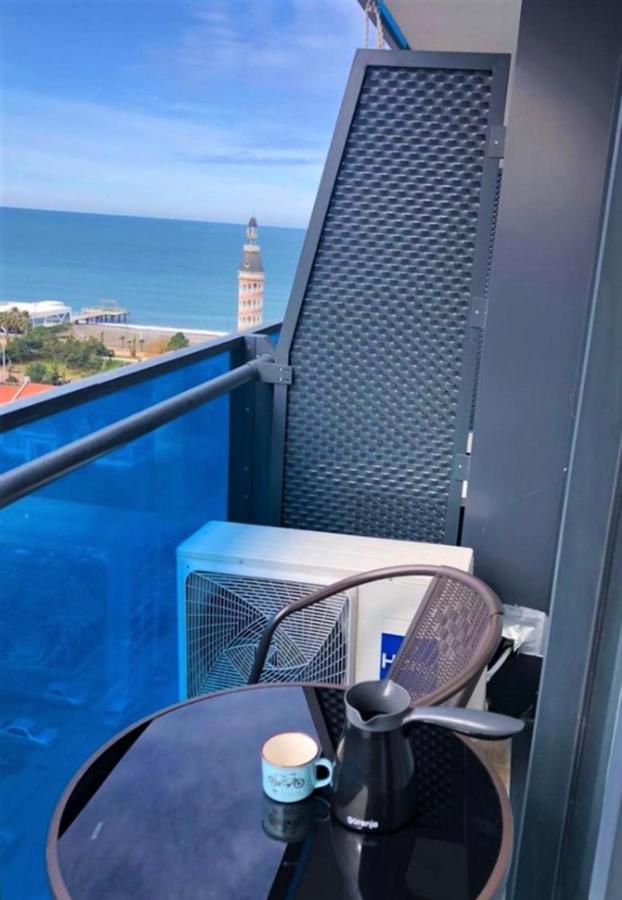 Orbi Twin Towers Aparthotel With Sea View บาทูมิ ภายนอก รูปภาพ