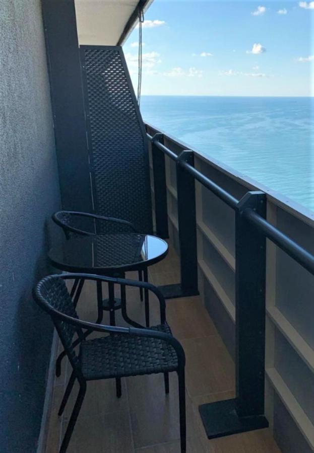Orbi Twin Towers Aparthotel With Sea View บาทูมิ ภายนอก รูปภาพ