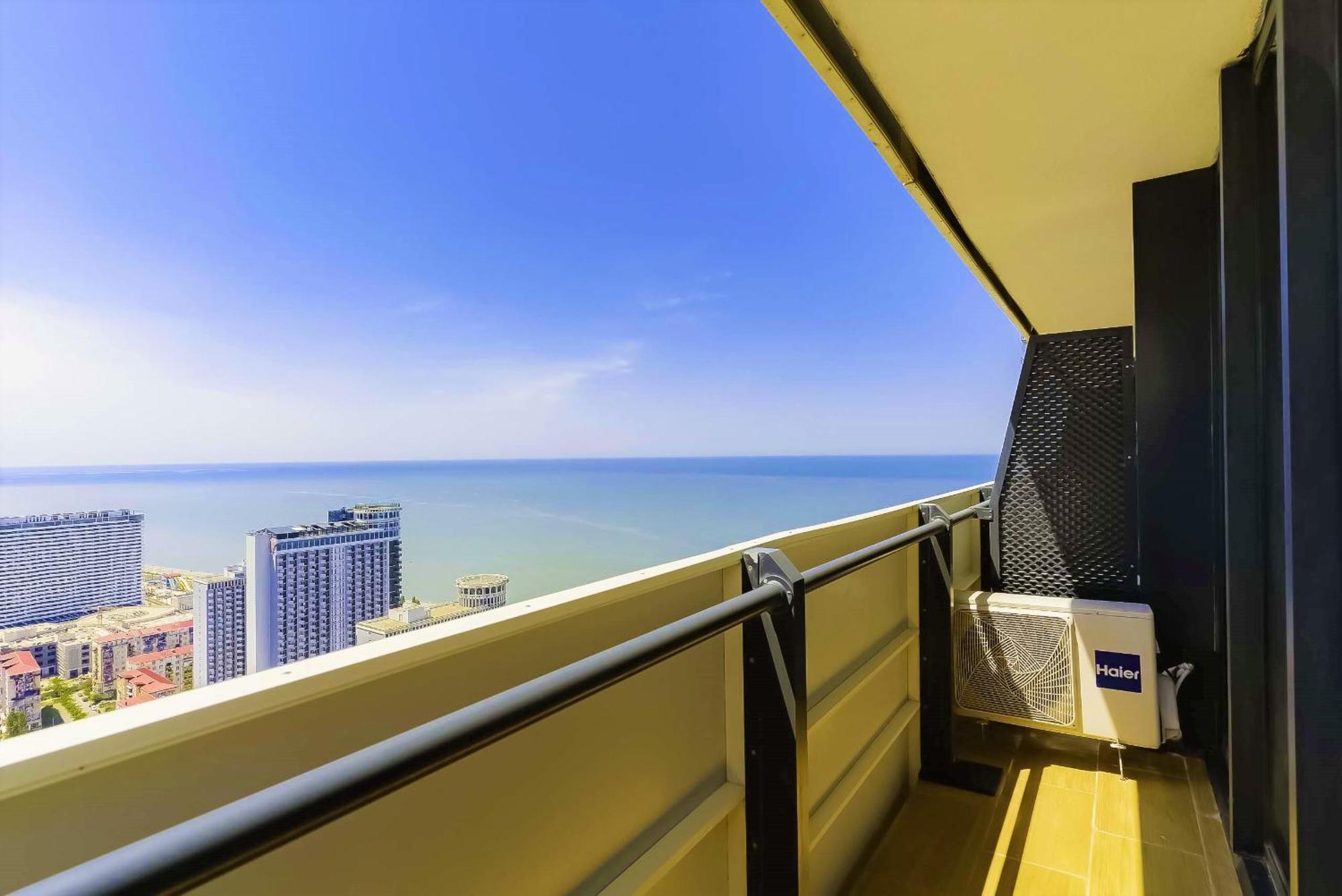 Orbi Twin Towers Aparthotel With Sea View บาทูมิ ภายนอก รูปภาพ