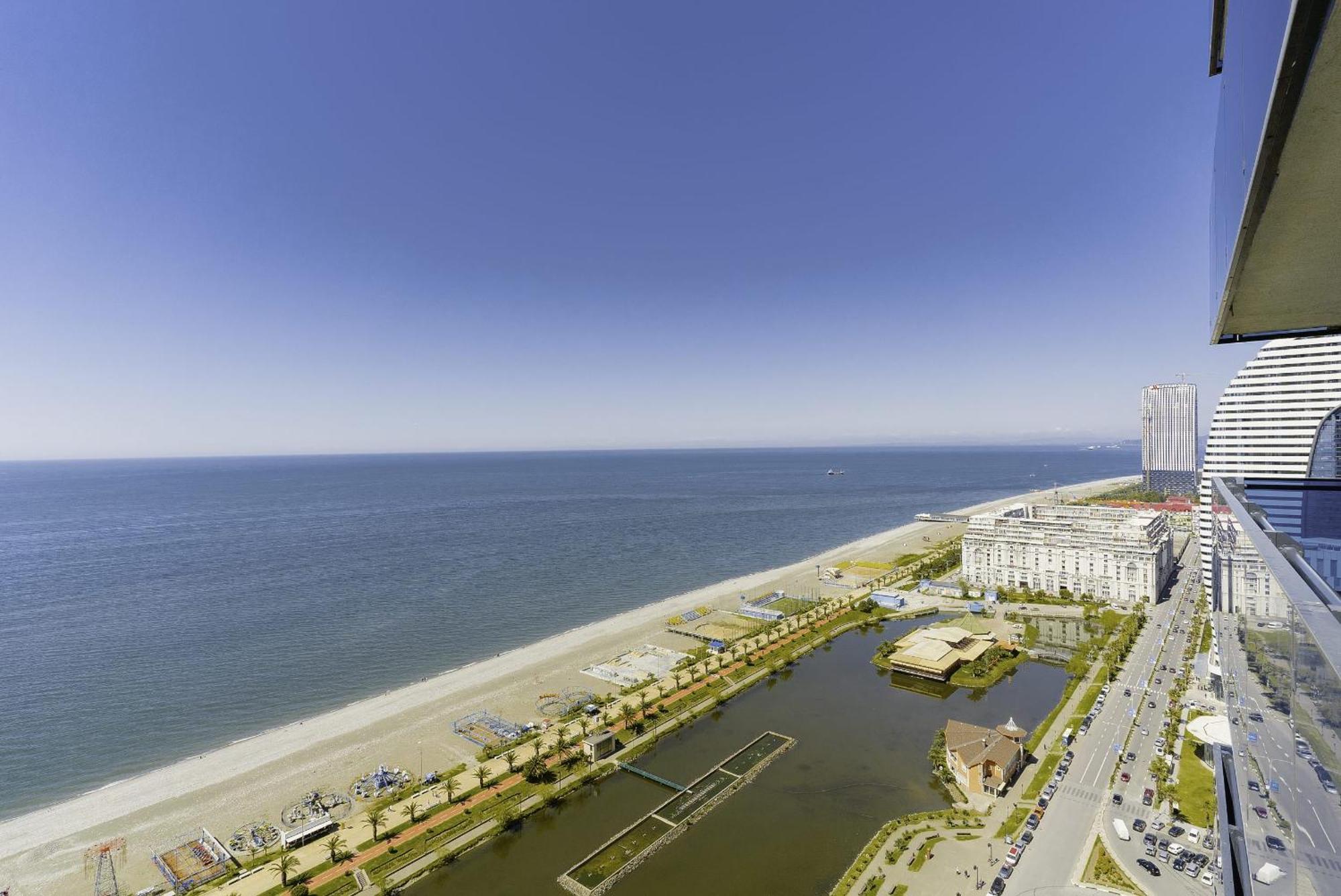 Orbi Twin Towers Aparthotel With Sea View บาทูมิ ภายนอก รูปภาพ